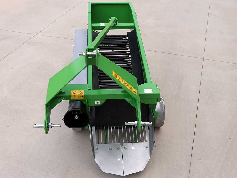 arracheuse de pommes de terre bomet upus à tapis avec revêtement en caoutchouc rangée simple arracheuse de pommes de terre bomet upus à tapis avec revêtement en caoutchouc rangée simple